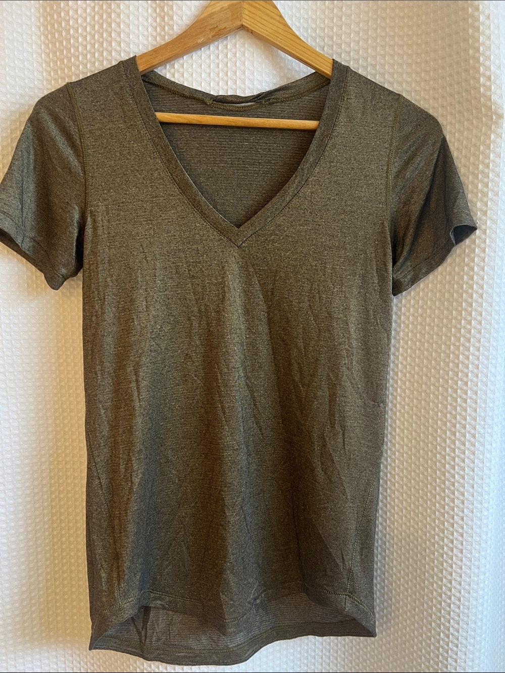 lululemon athletica Women's V-Neck Short Sleeve Tee - Olive